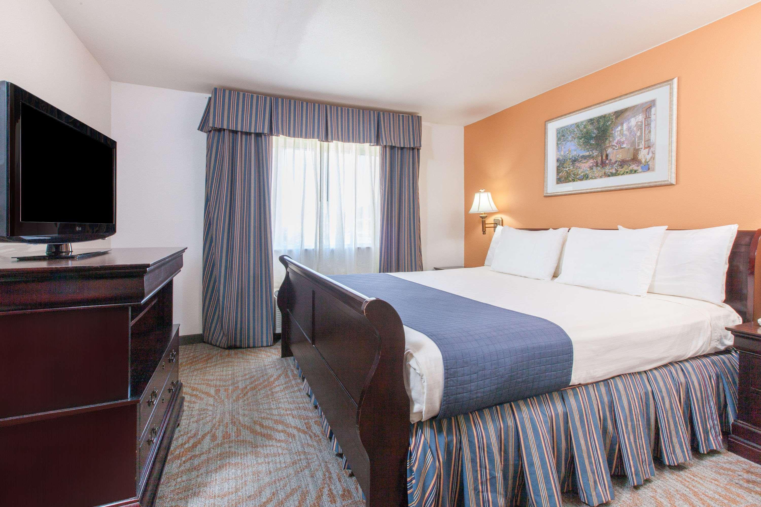 Super 8 By Wyndham Lubbock West Hotel Екстериор снимка