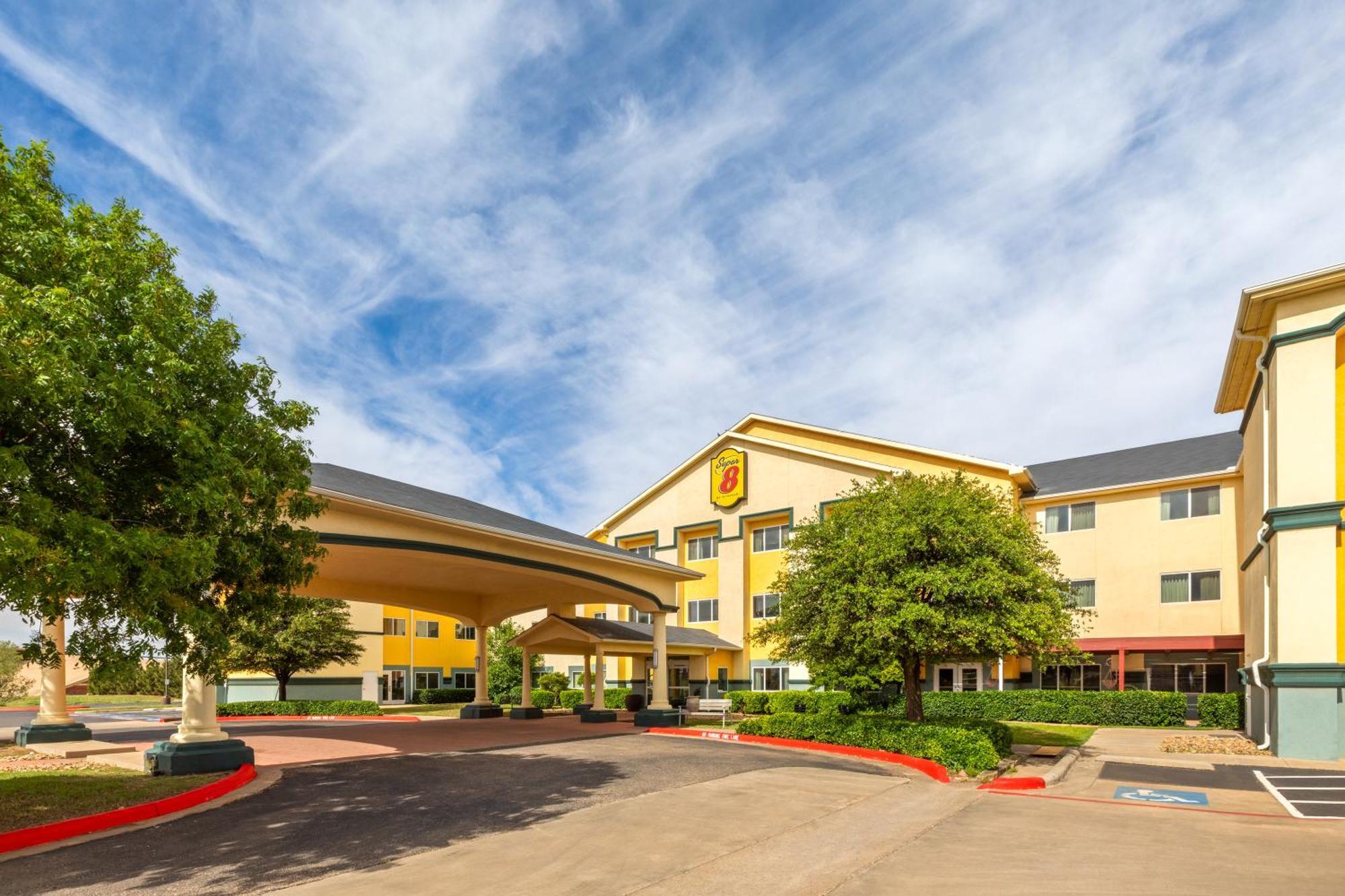 Super 8 By Wyndham Lubbock West Hotel Екстериор снимка
