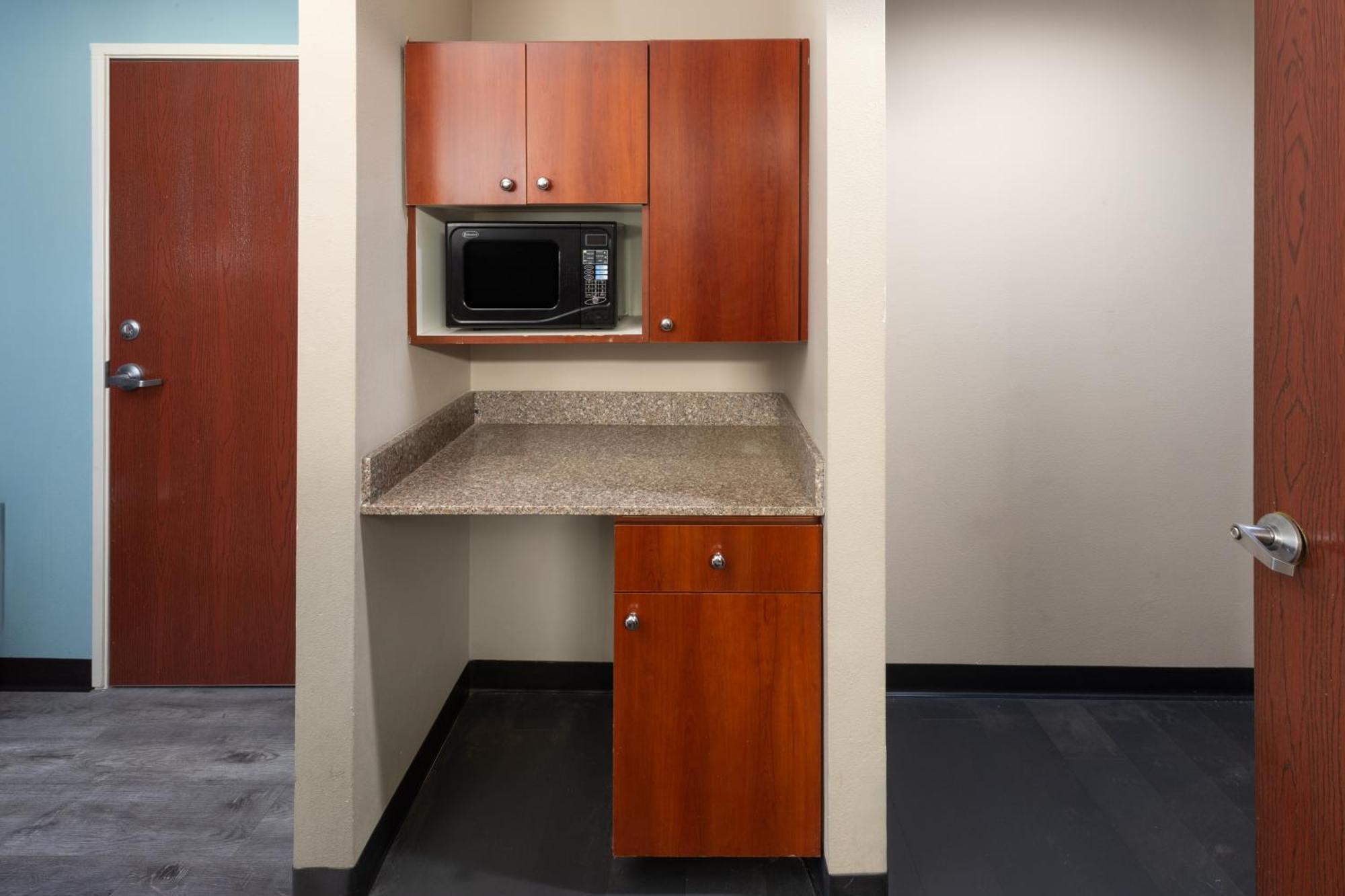 Super 8 By Wyndham Lubbock West Hotel Екстериор снимка