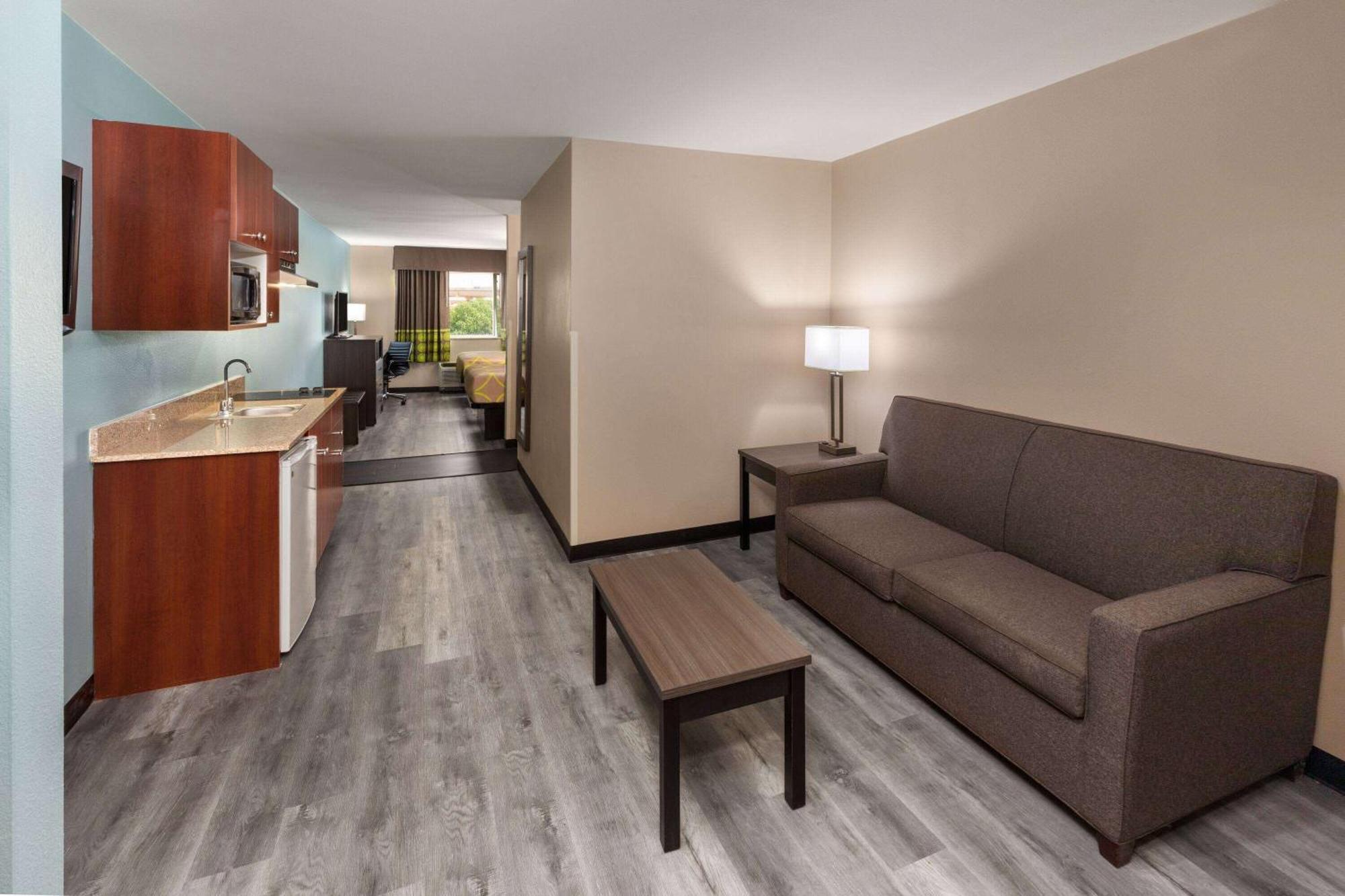 Super 8 By Wyndham Lubbock West Hotel Екстериор снимка